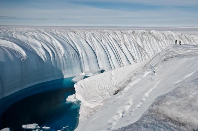 Cañón tallado por el agua de deshielo en Groenlandia.