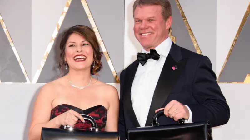 Brian Cullinan y Martha Ruiz son los guardianes de los Oscar. Foto: Price Water House Coopers.